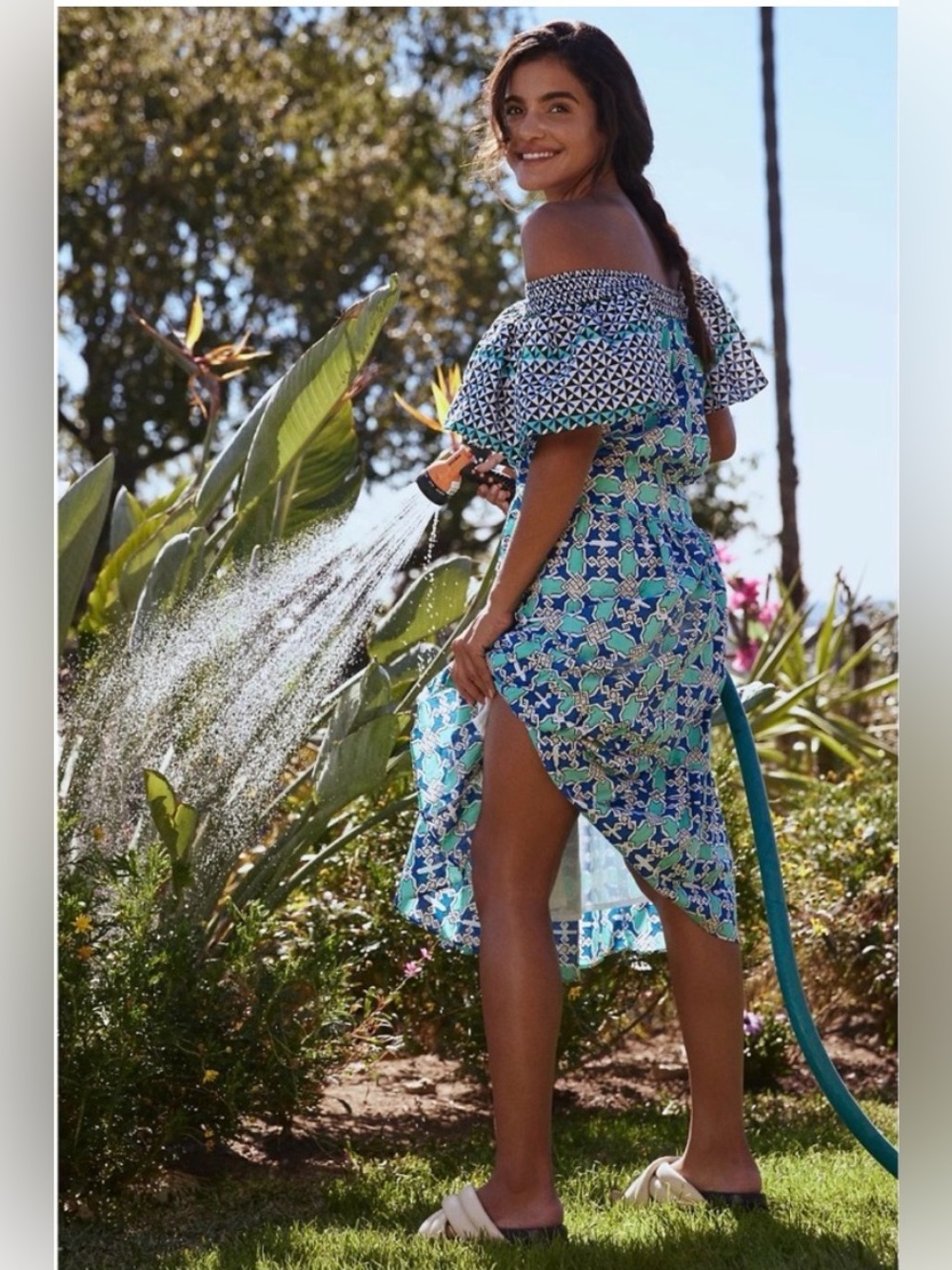Ro’s Garden Blue & Green Geometric Print Dress – Ruffle Sleeve – Size Small